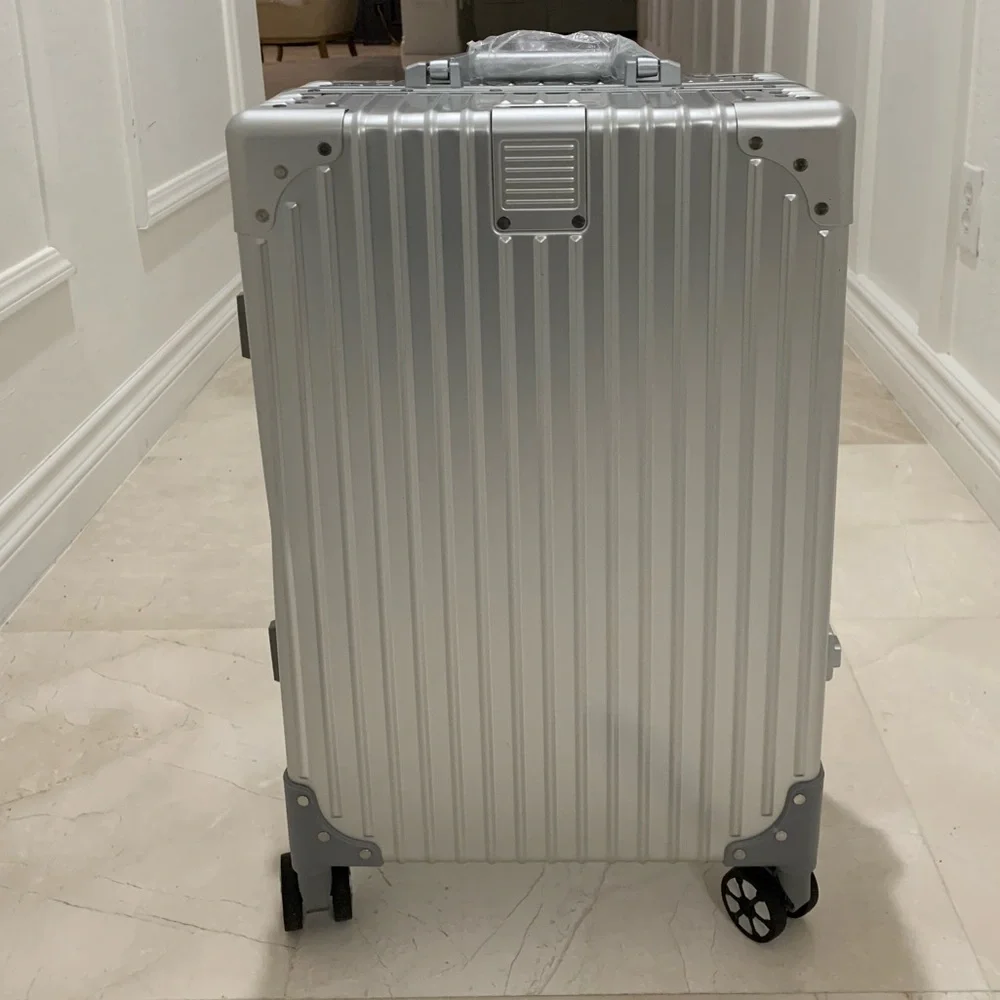 CHAMPS Aluminum Hardside Spinner Suitcase